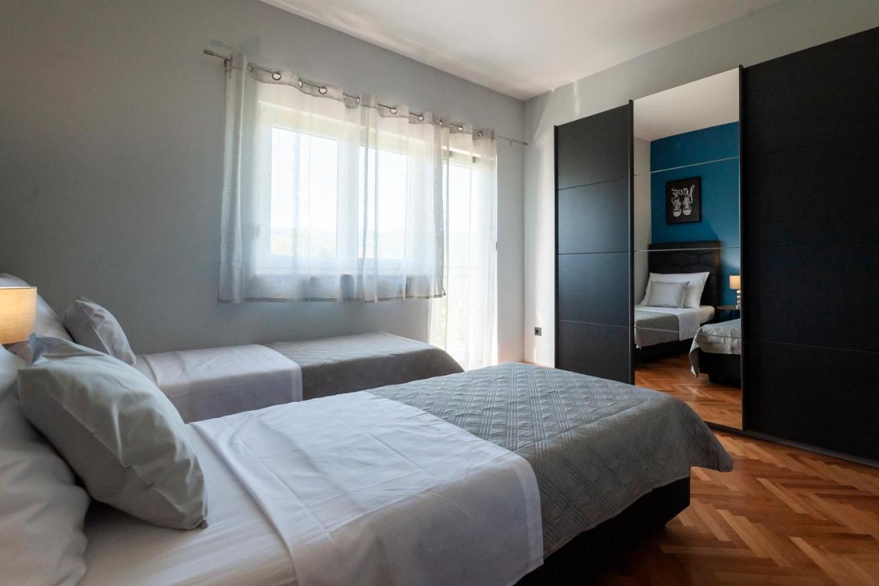 Villa Latica Dicmo Luaran gambar