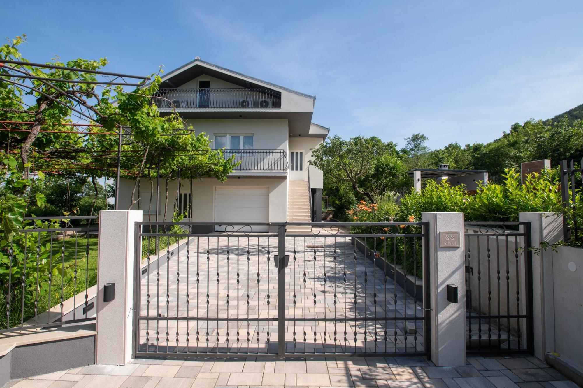 Villa Latica Dicmo Luaran gambar