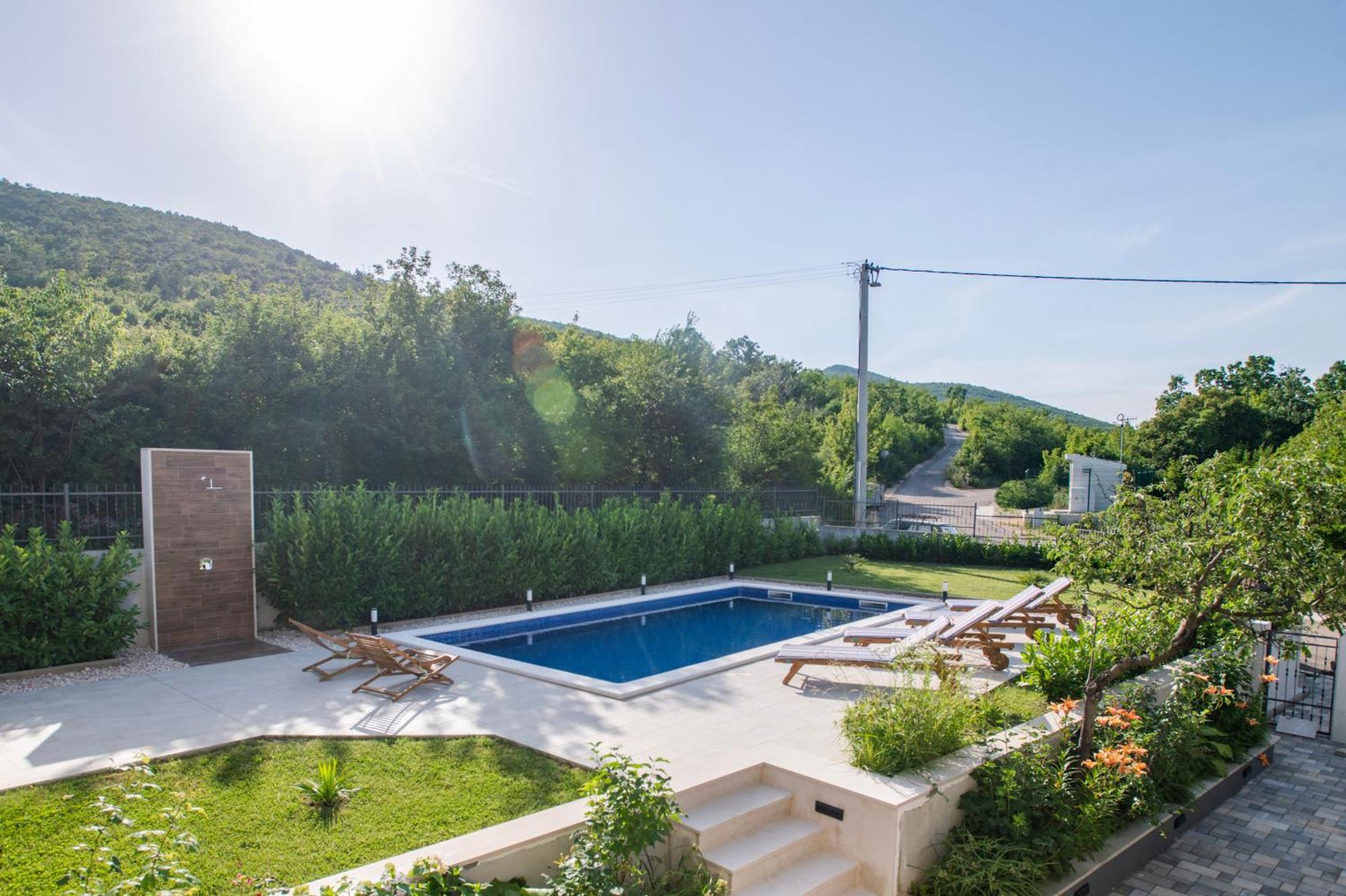 Villa Latica Dicmo Luaran gambar