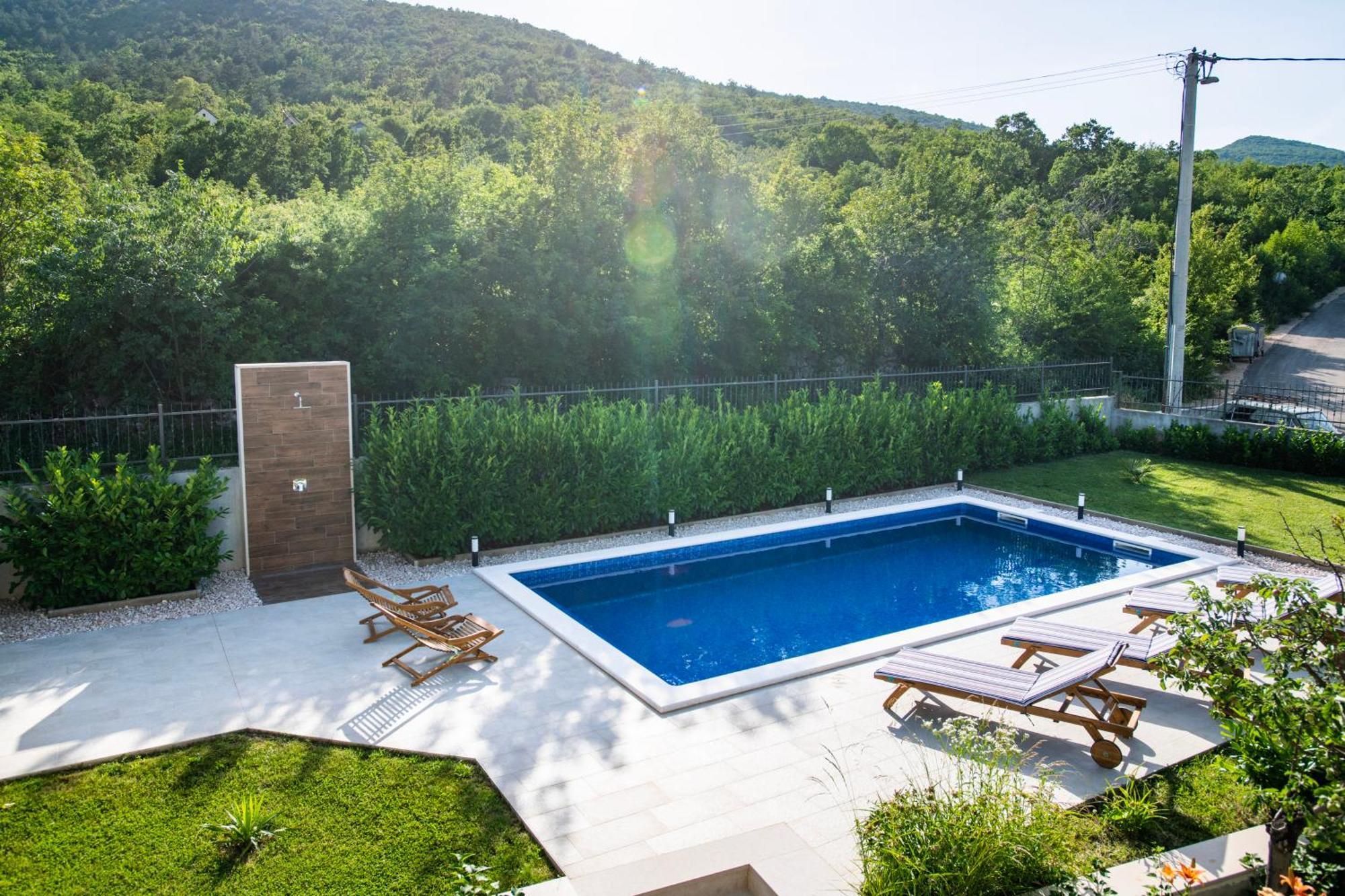 Villa Latica Dicmo Luaran gambar