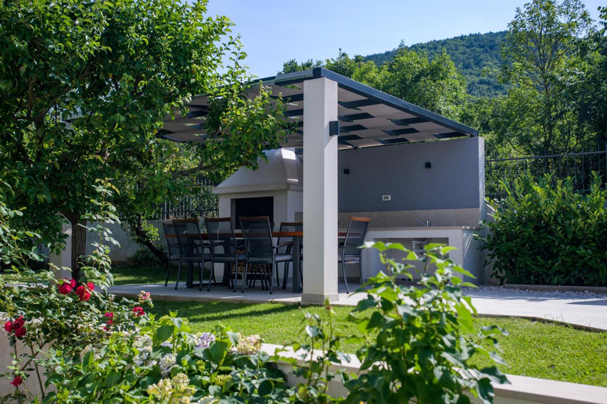 Villa Latica Dicmo Luaran gambar